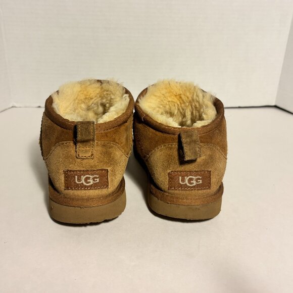 UGG Kids Classic Ultra Mini Boots Chestnut Suede Size 2 Youth - Picture 3 of 16